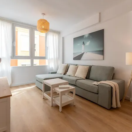 Apartament Lux Oasis - Modern 3br, Fast Wifi, Smarttv