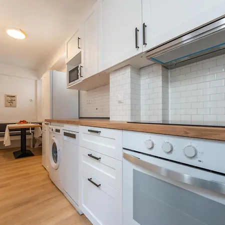 Apartament Lux Oasis - Modern 3br, Fast Wifi, Smarttv *